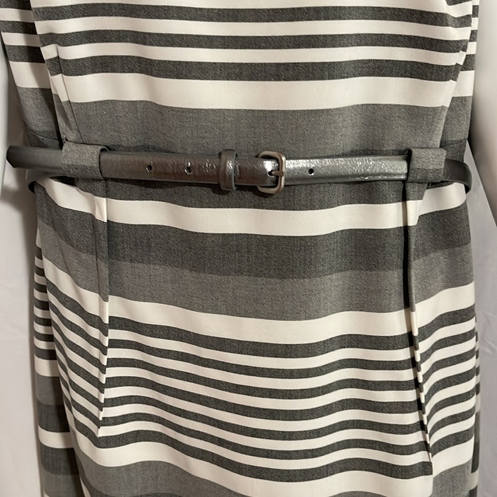 Calvin Klein beautiful dress worn one time /dry cleaned . - Picture 6 of 15